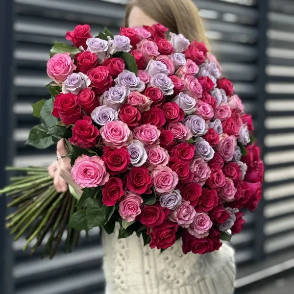 Букет 101 микс роз эквадор (70см)