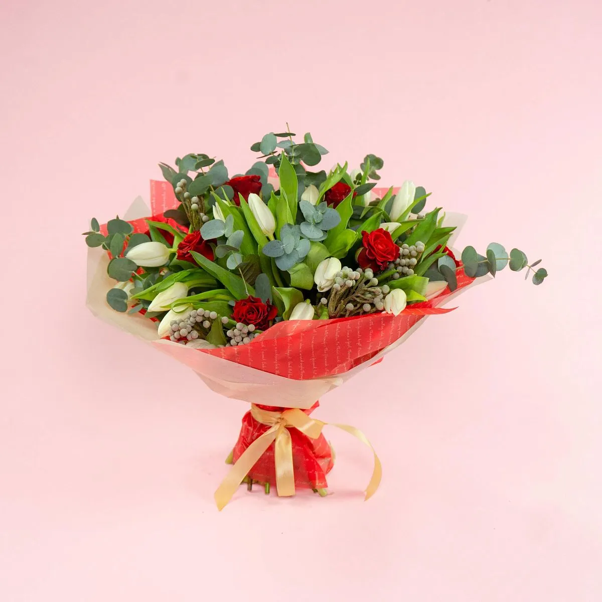 Букет из 10 роз и 25 тюльпанов