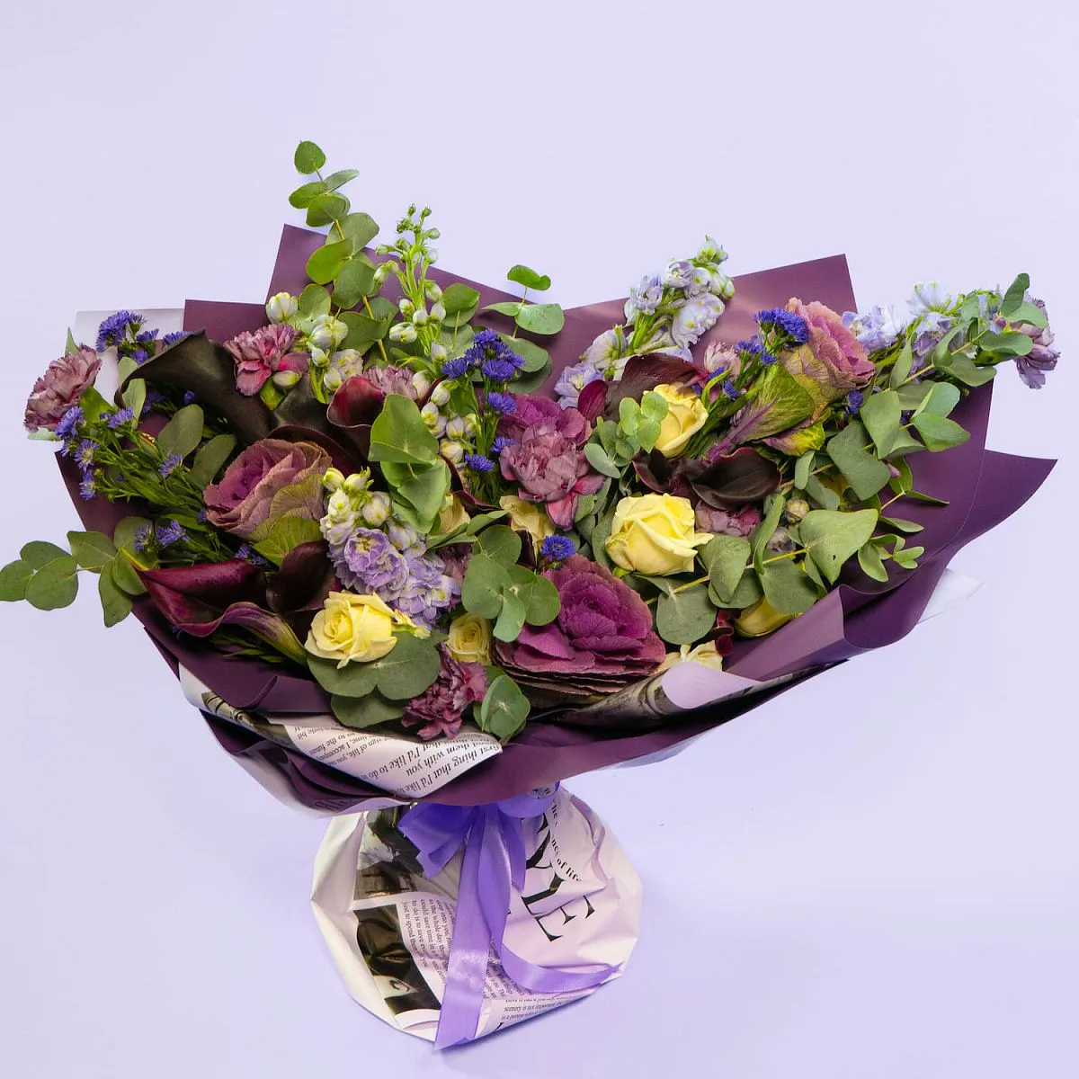 Букет из роз, калл и брассики