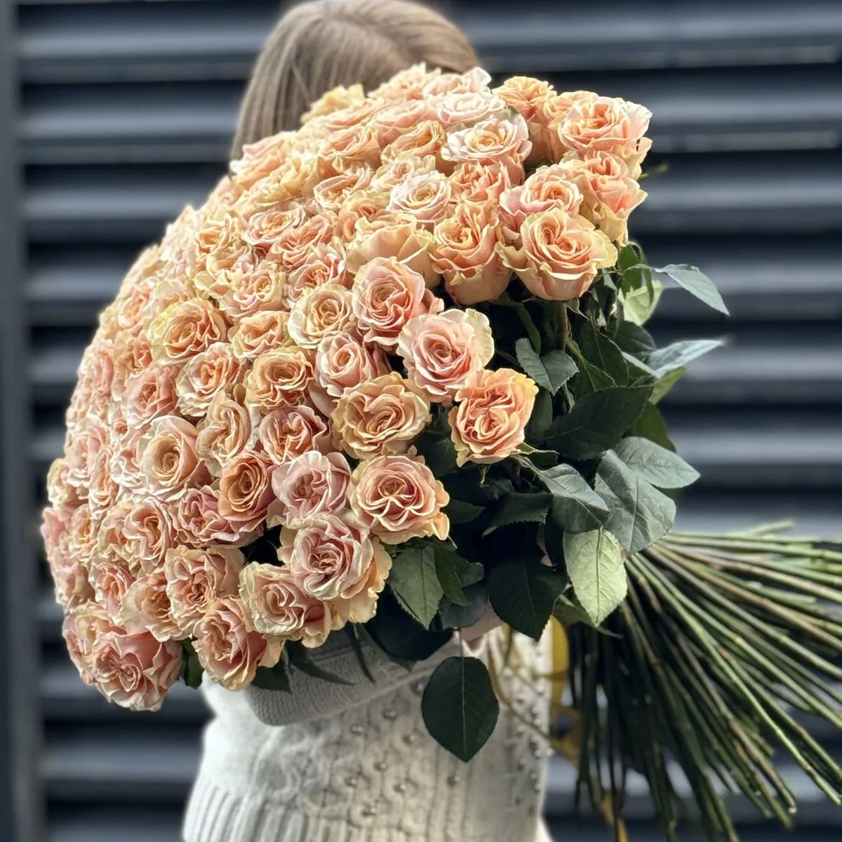 Букет 201 кремовая роза эквадор (70см)