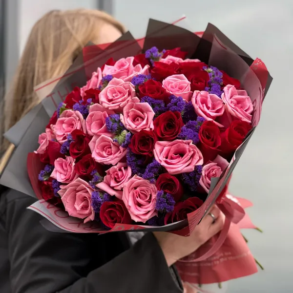 Букет из роз, и статицы