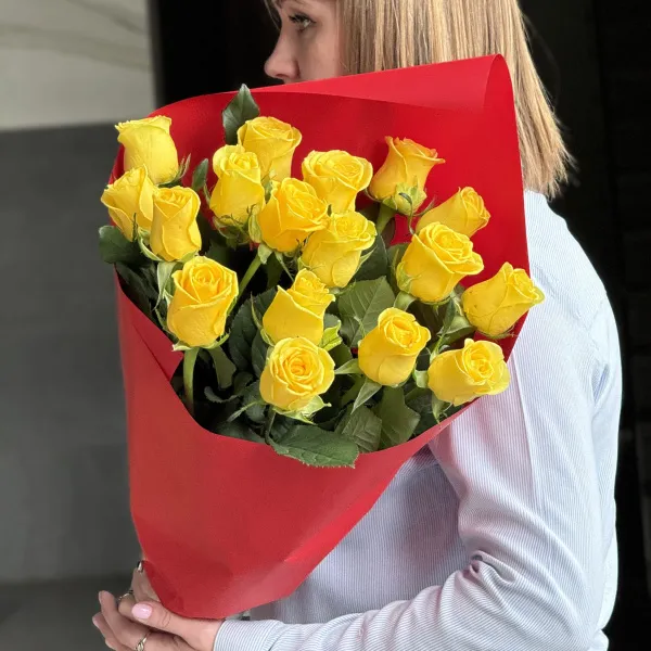 Букет из 17 жёлтых роз (70 см)