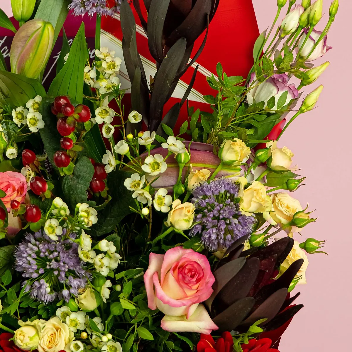 Букет из эустом, гербер и роз микс