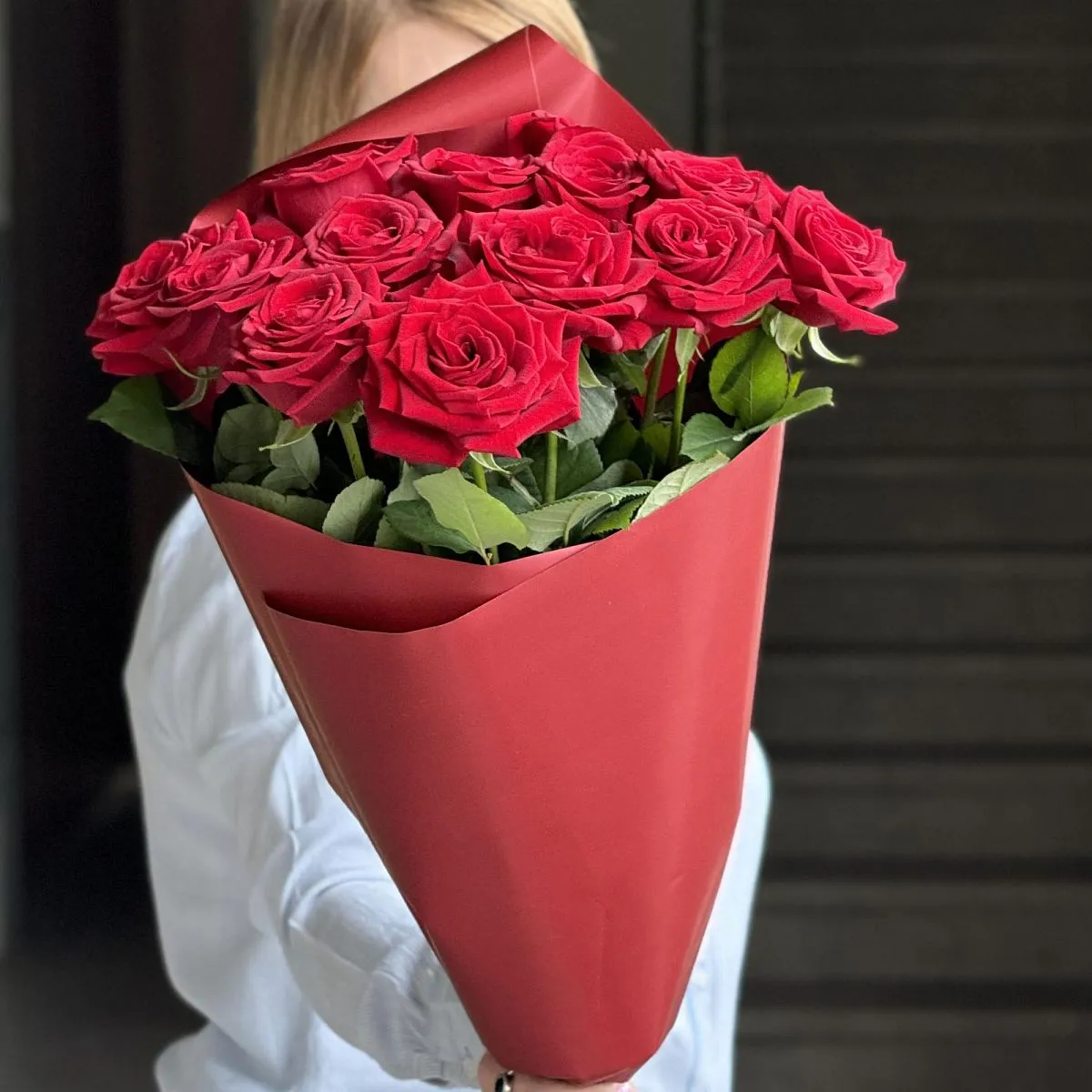 Букет из 13 красных роз (60 см)