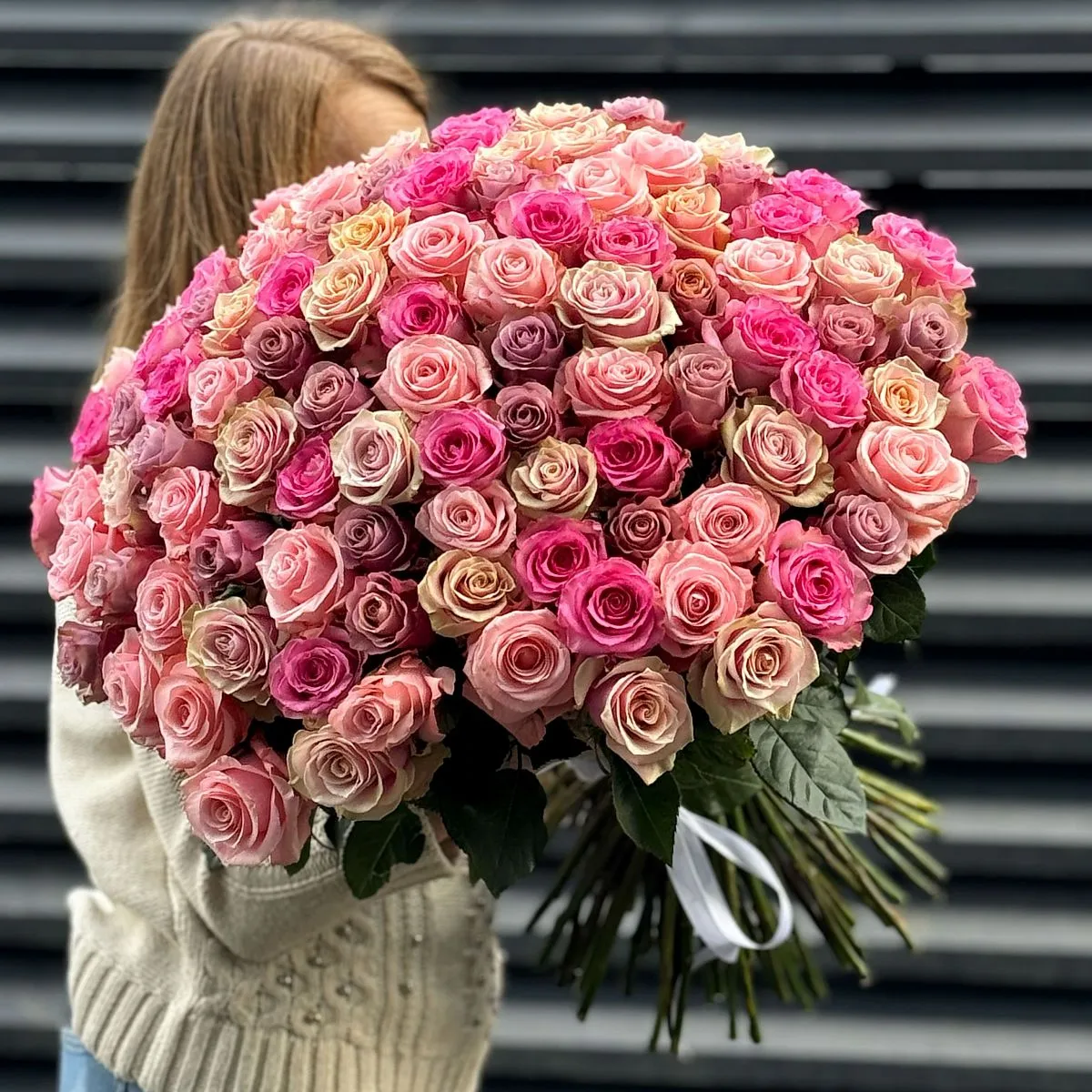 Букет 101 розовый микс роз эквадор (70см)