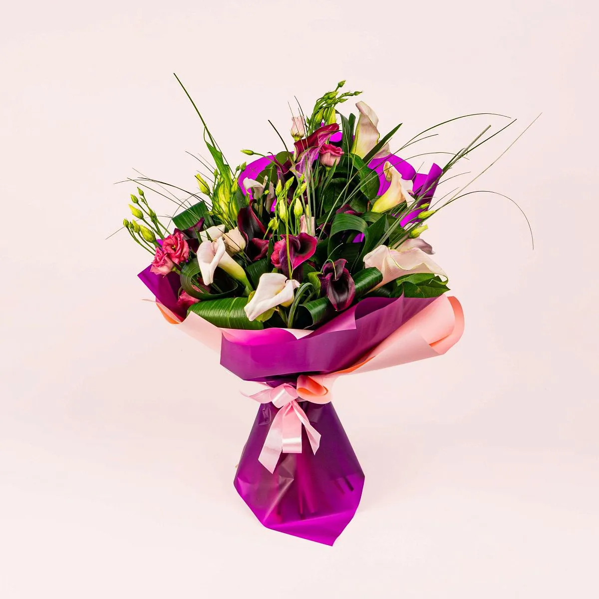 Букет из калл и эустом