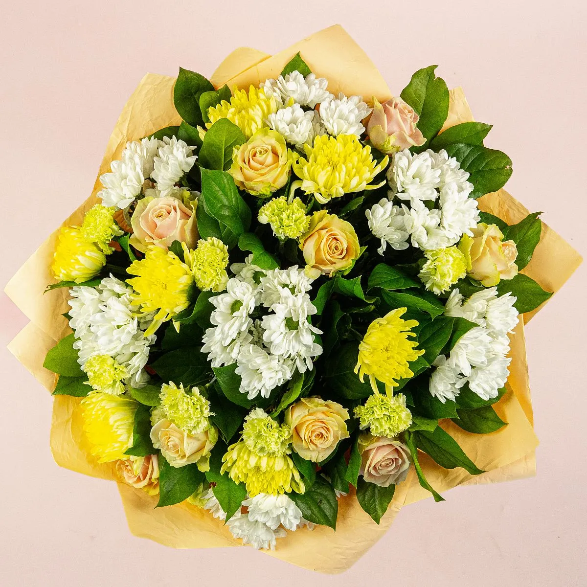 Букет из хризантем микс и гвоздик