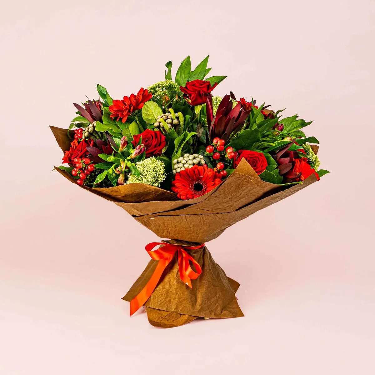 Букет из гербер, роз и альстромерий