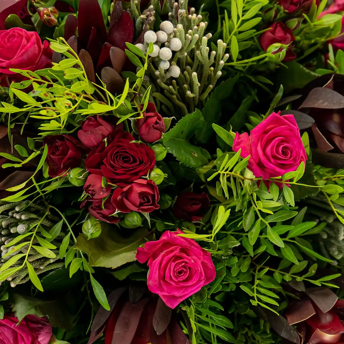 Букет из роз микс и альстромерий