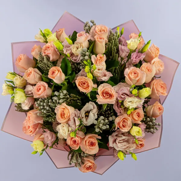 Букет из 29 роз и эустом