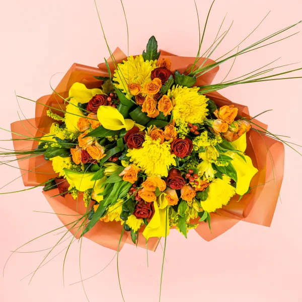 Букет из роз микс, хризантем и калл