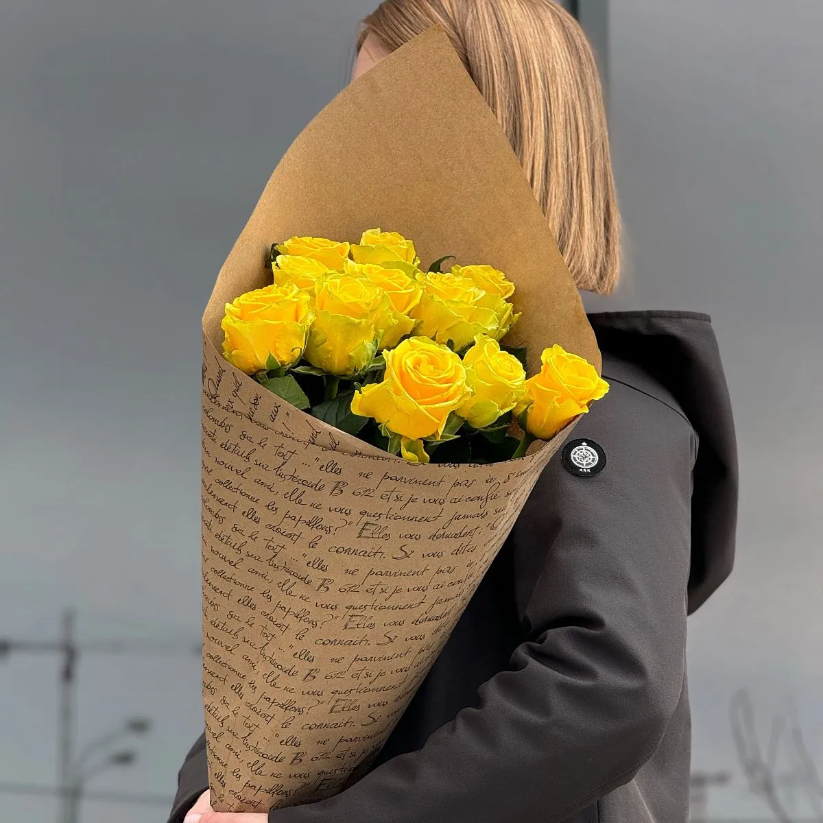 Букет из 11 жёлтых роз (60 см)