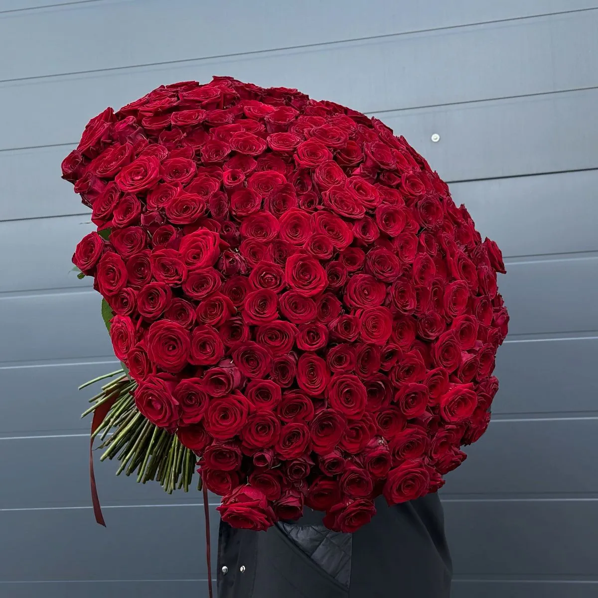 301 красная роза (80 см)