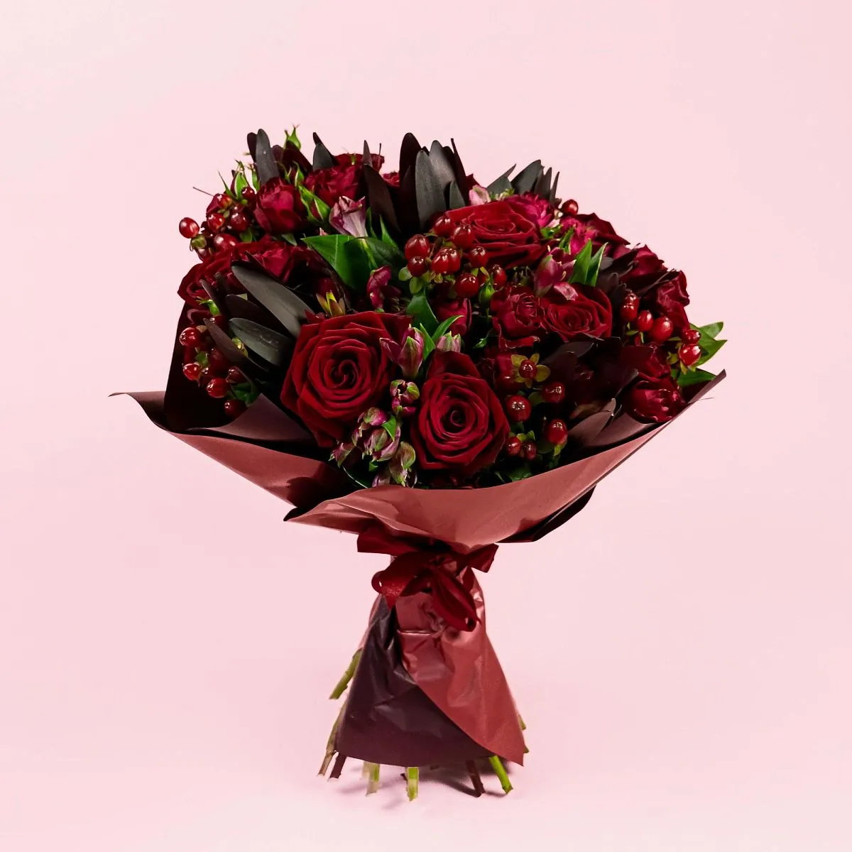 Букет из бордовых роз микс