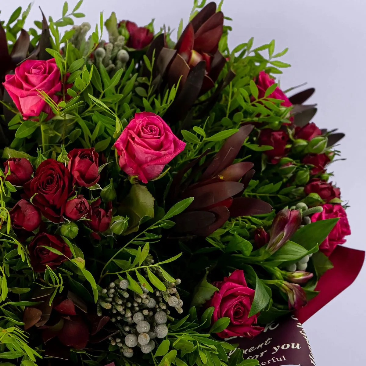 Букет из роз микс и альстромерий