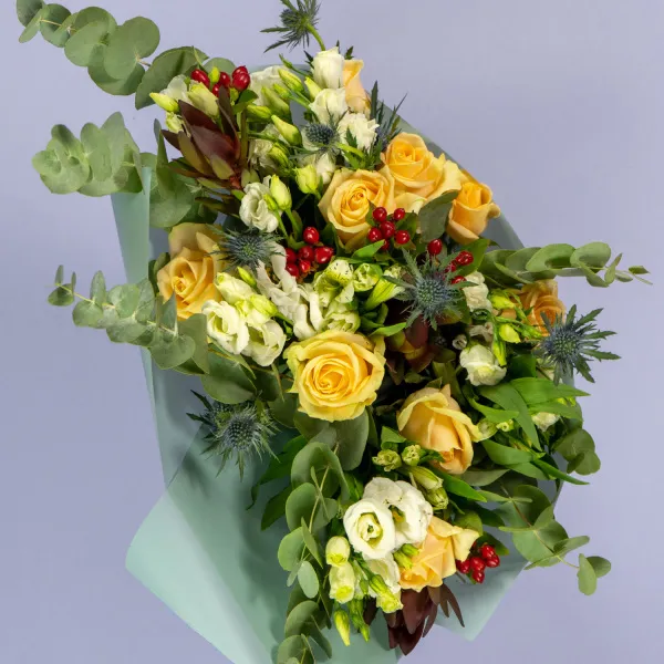 Букет из 9 роз, эустом и эрингиумов