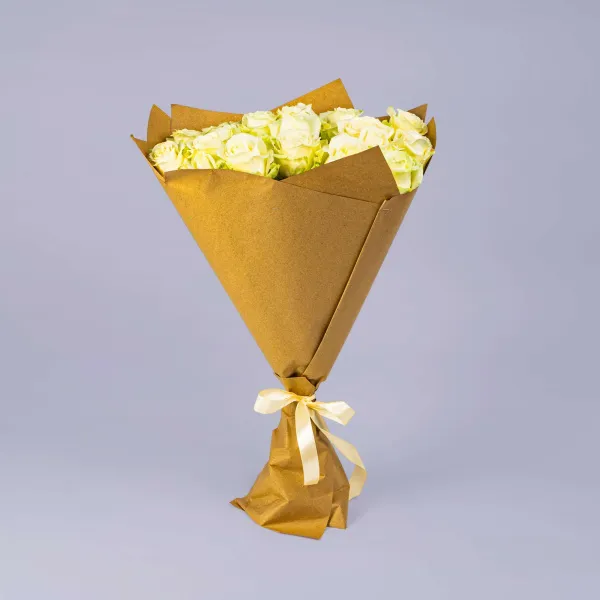 15 бело-зеленых роз (60 см)