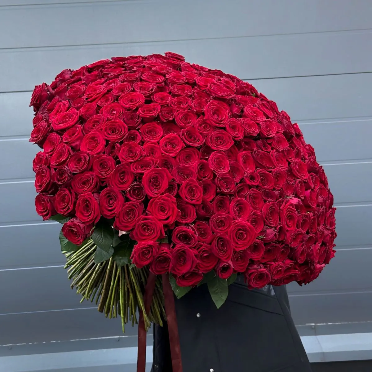 301 красная роза (80 см)