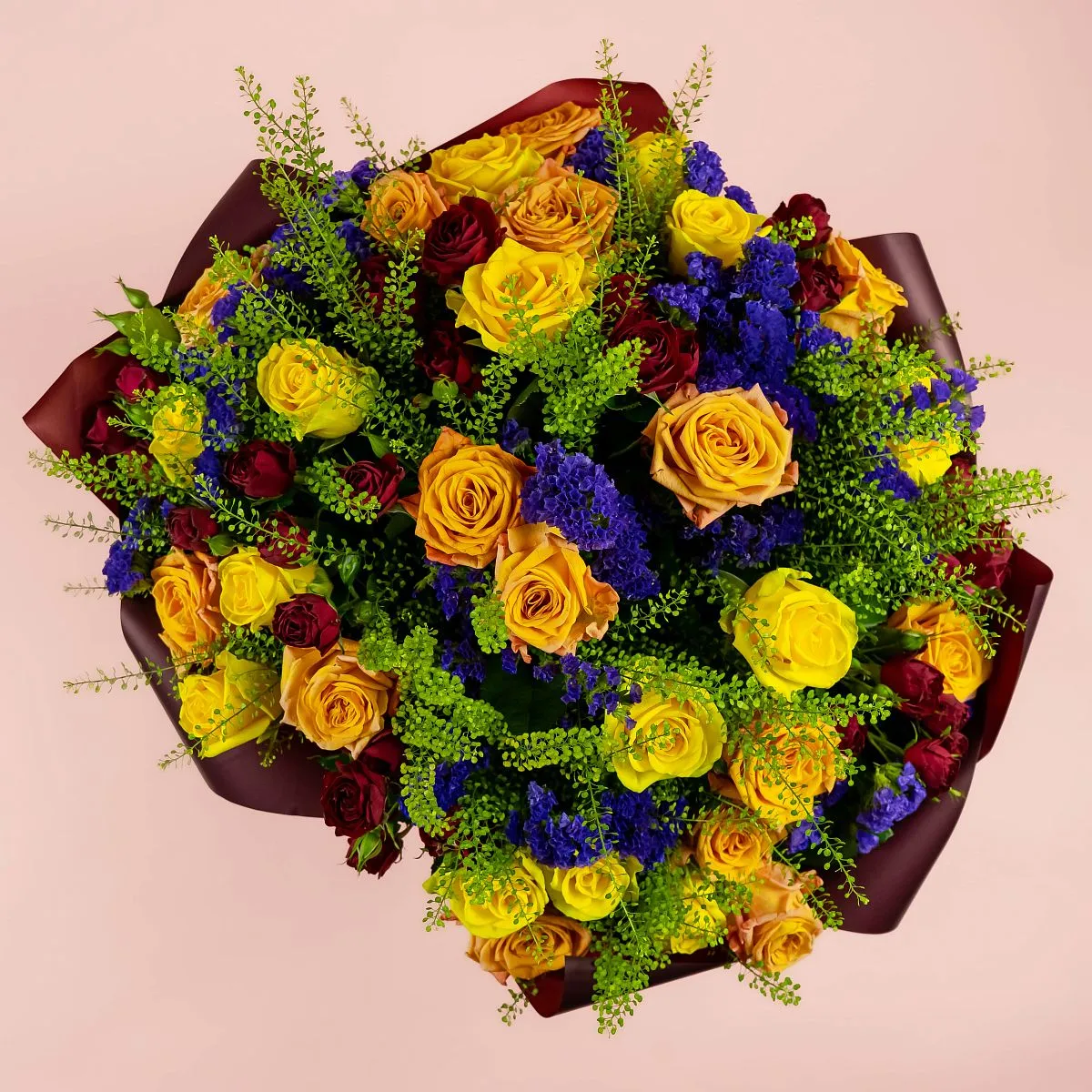 Букет из роз микс и статицы