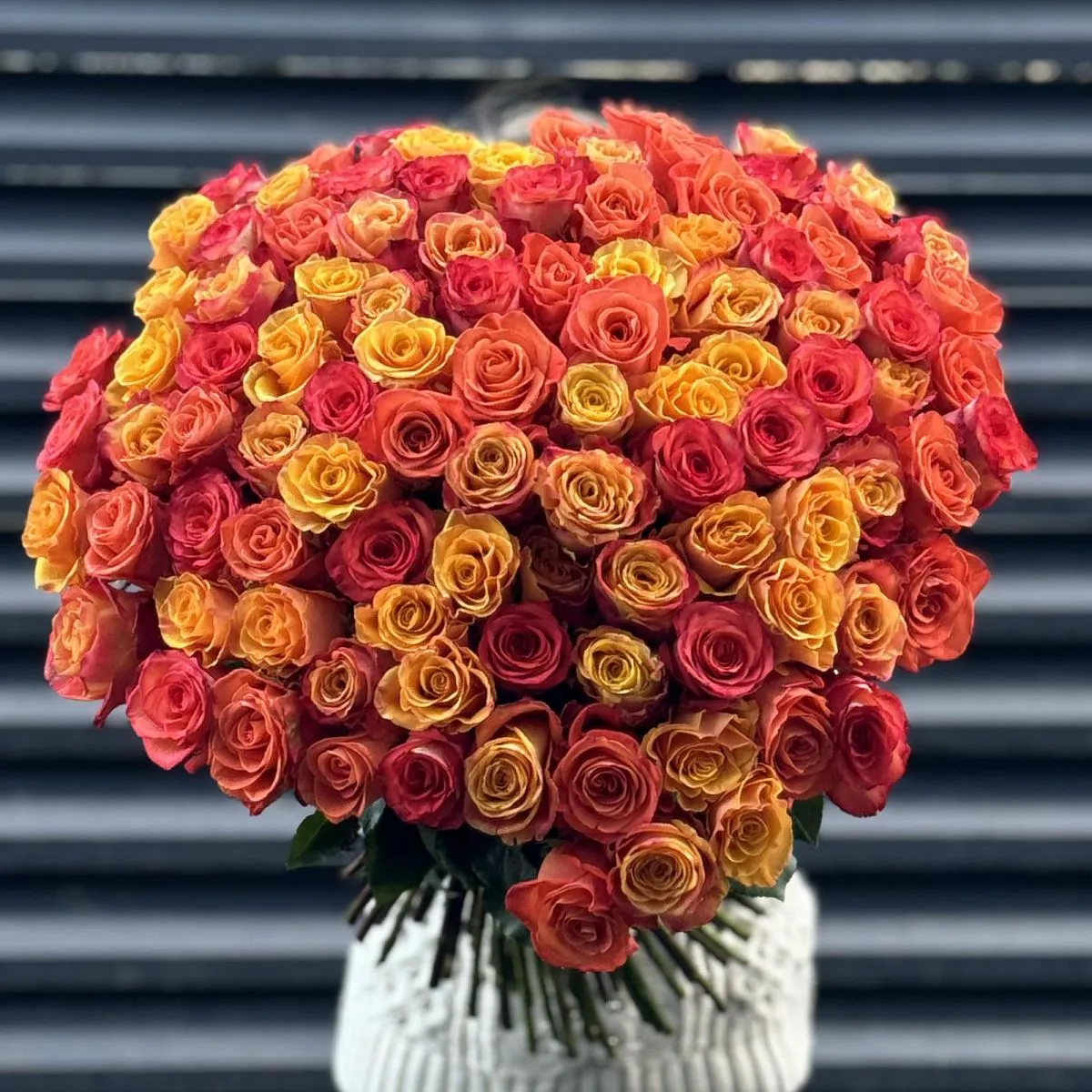 Букет 201 оранжевый микс роз эквадор (70см)