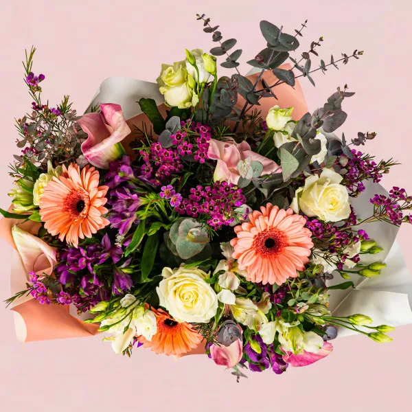 Букет из альстромерий, калл и эустом