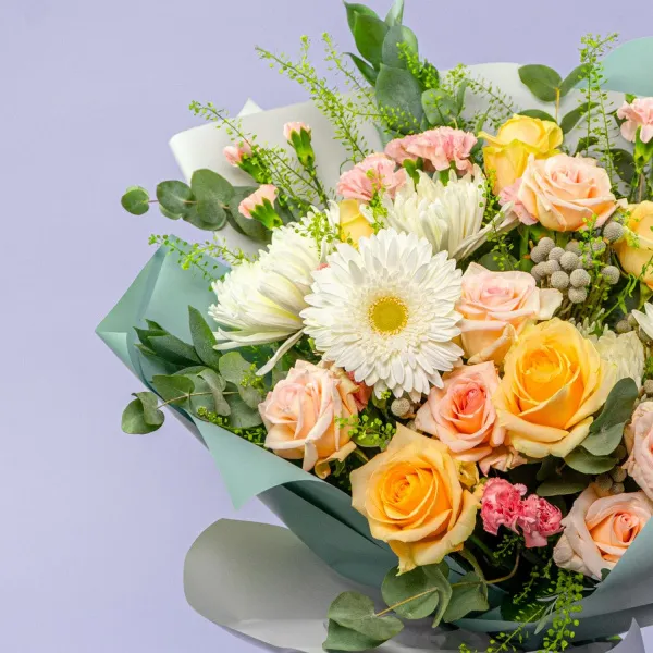 Букет из роз микс, гербер и гвоздик