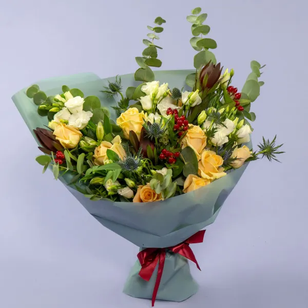 Букет из 9 роз, эустом и эрингиумов