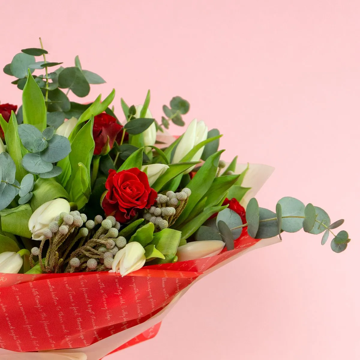 Букет из 10 роз и 25 тюльпанов