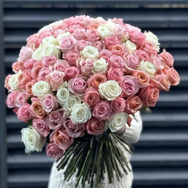 Букет 101 пепельно-розовый микс роз эквадор (70см)
