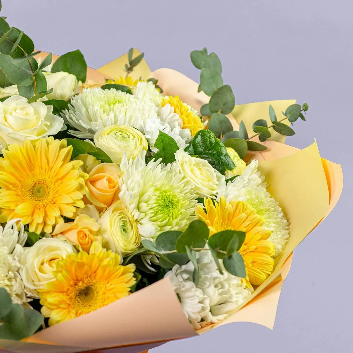 Букет из роз, хризантем микс и гербер
