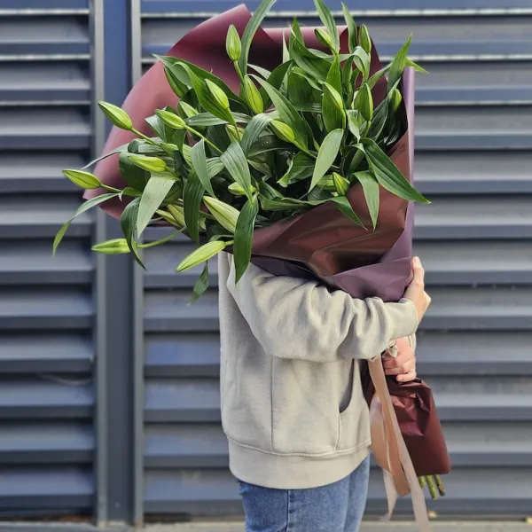 Букет из лилий