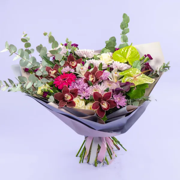 Букет из орхидей и хризантем микс