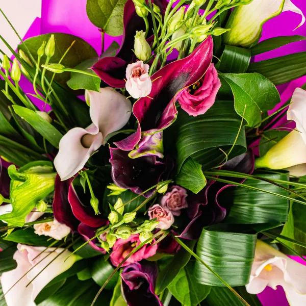 Букет из калл и эустом