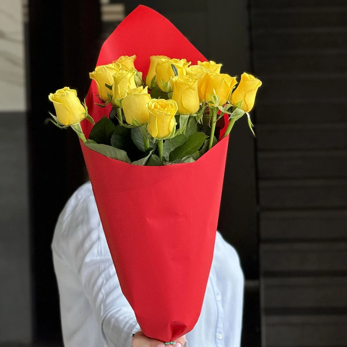 Букет из 13 жёлтых роз (60 см)