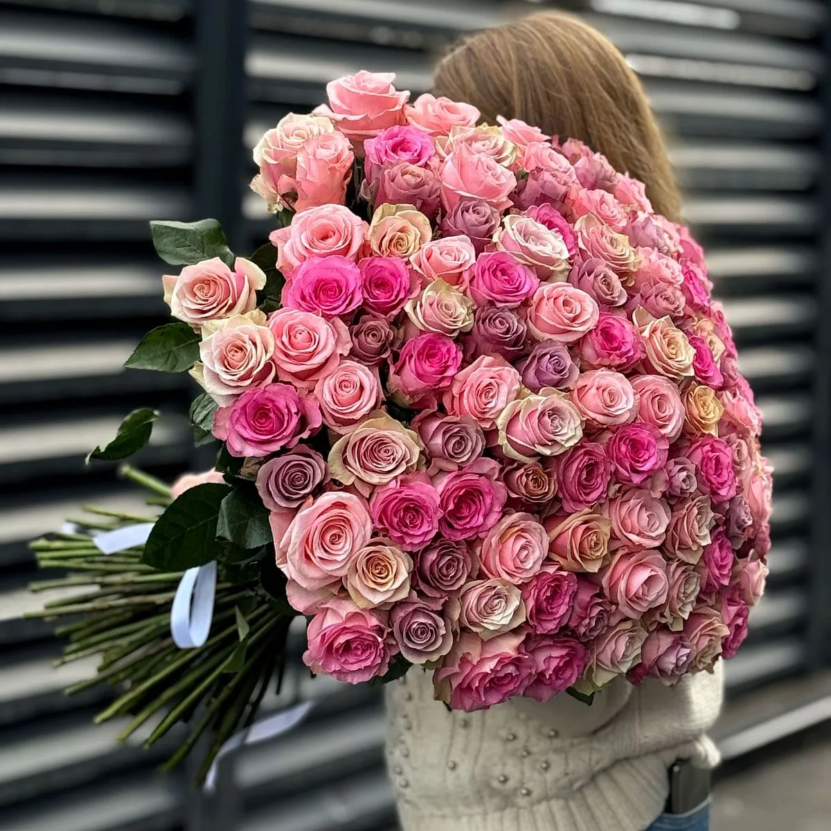 Букет 101 розовый микс роз эквадор (70см)