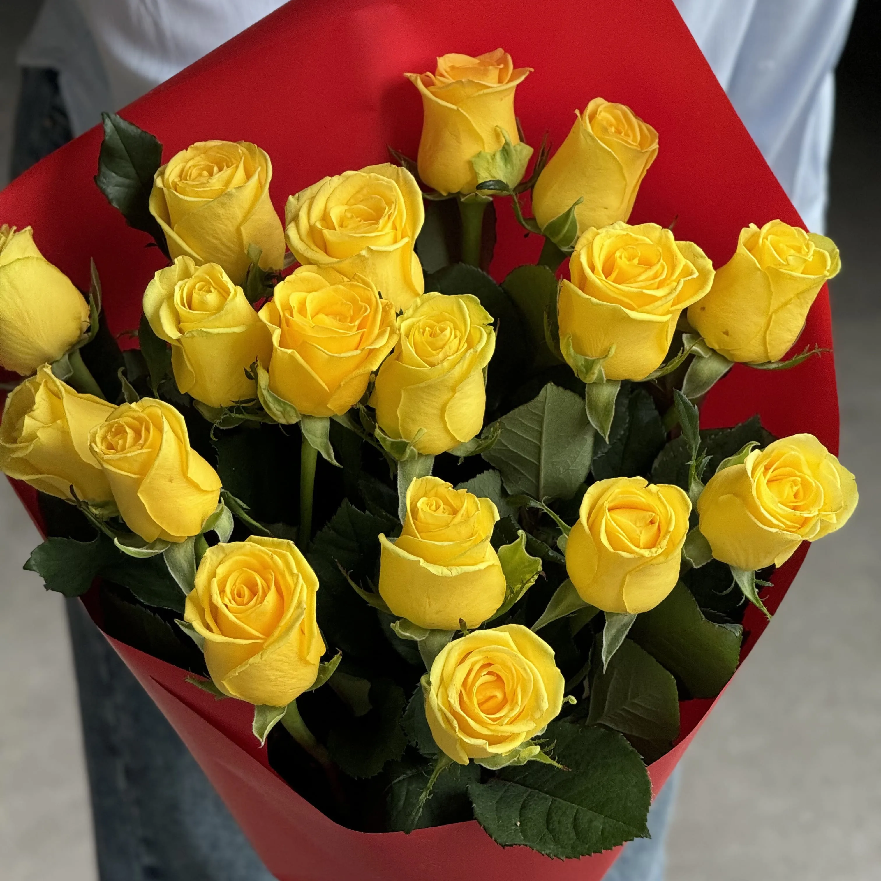 Букет из 17 жёлтых роз (70 см)