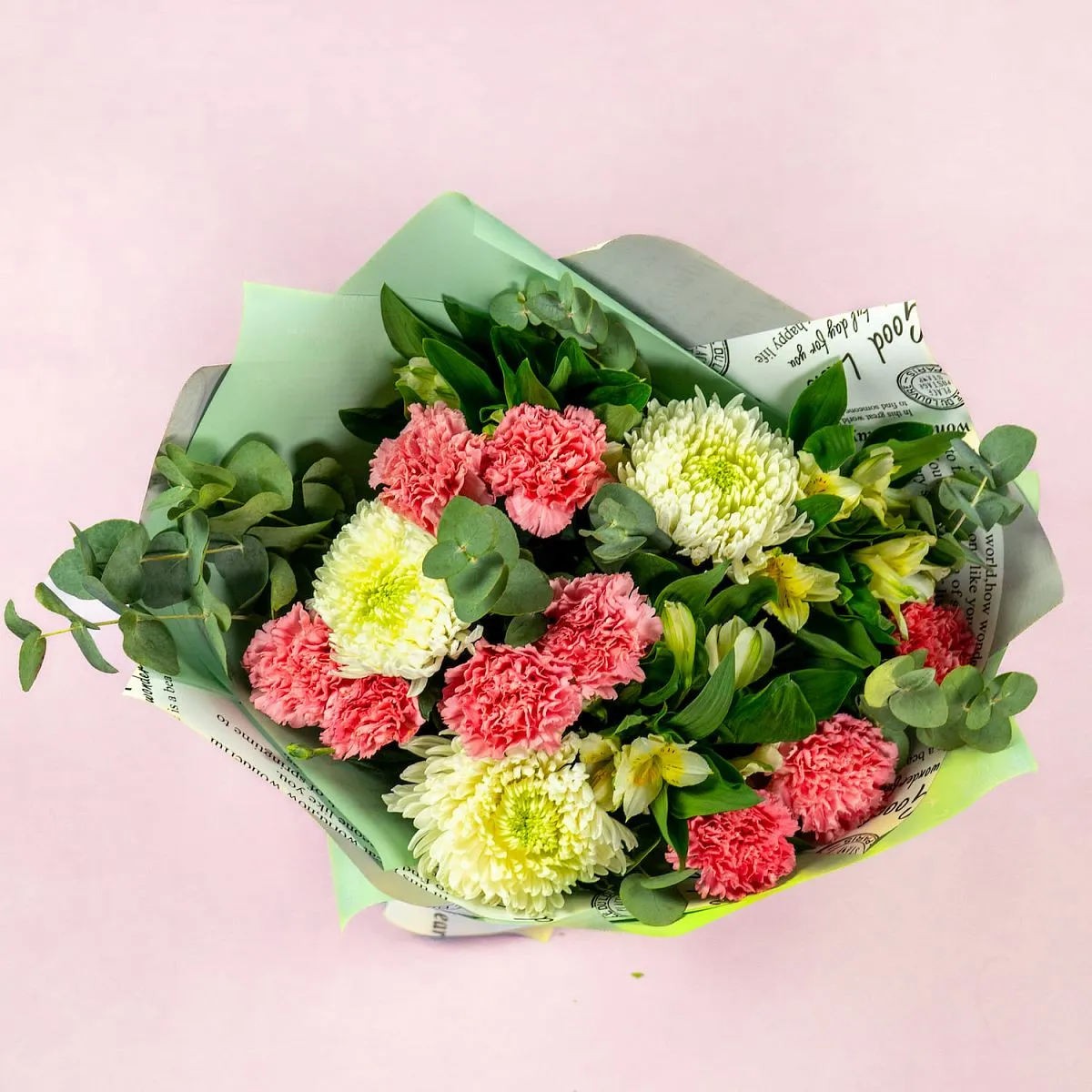 Букет из гвоздик и хризантем