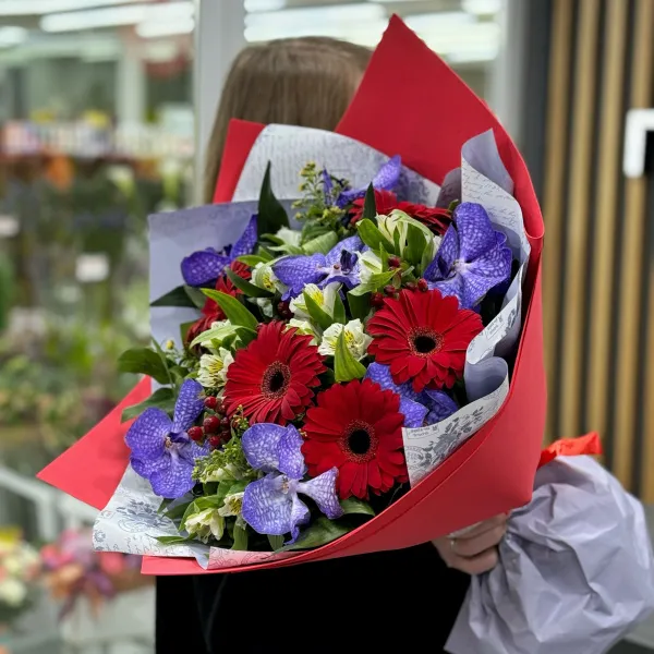 Букет из гербер и альстромерии